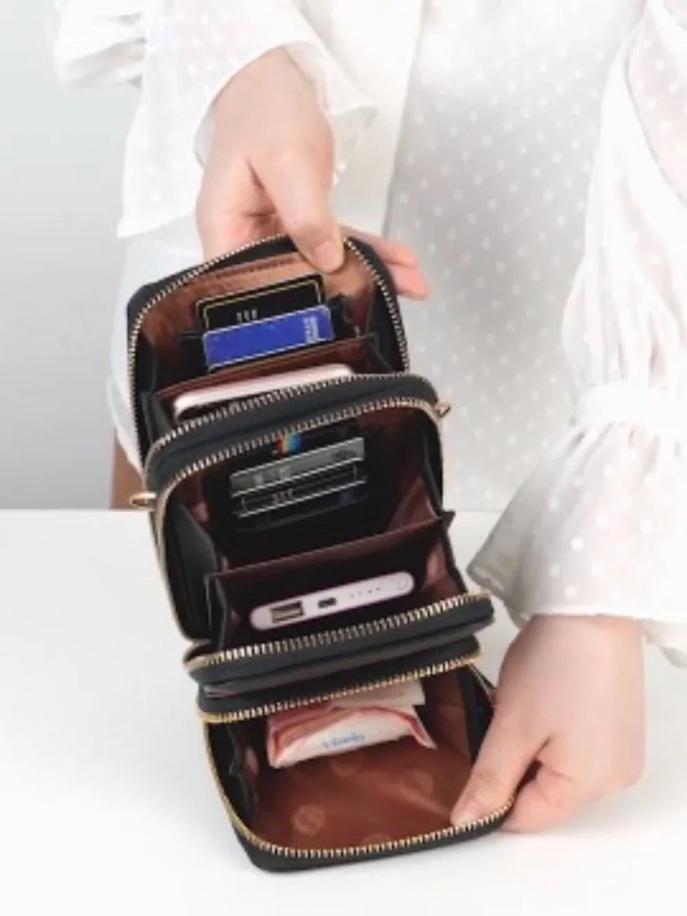 Small Crossbody Phone Purse with 6 Card Slots and Multi-Pockets